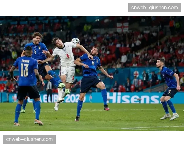 塞维利亚主帅弗洛雷斯谈战术转变：现代足球需要更具效率的传中，而非数量